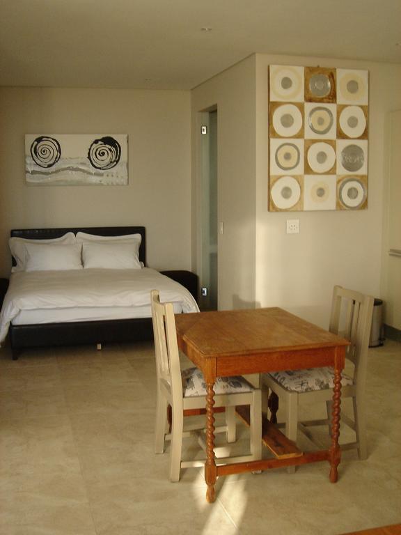 Camps Bay Studio Guesthouse - Studio 케이프타운 객실 사진